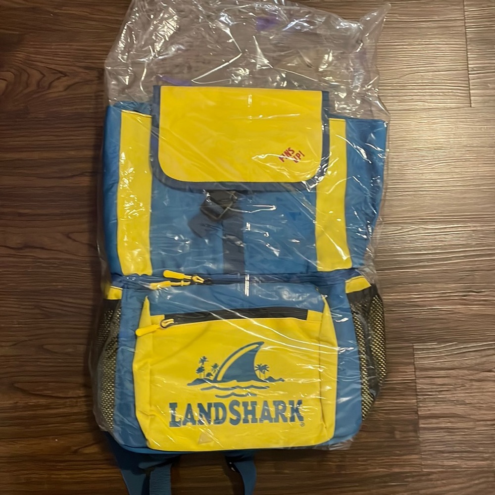 Landshark backpack w cooler